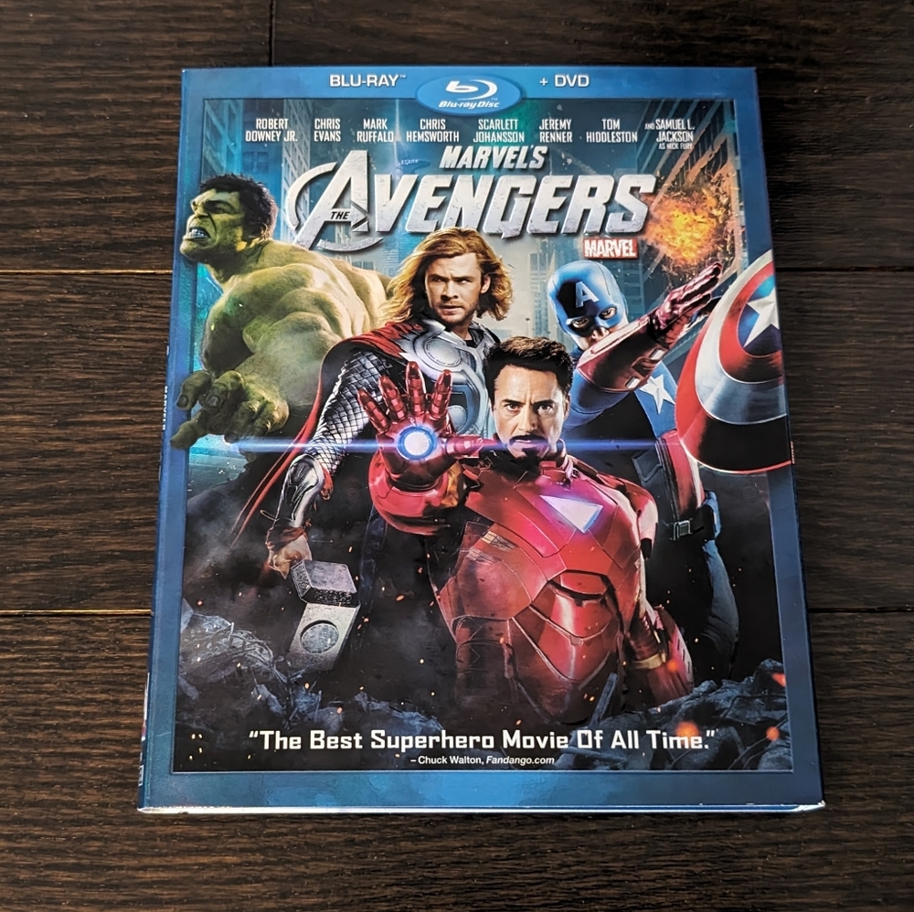 LIKE NEW Avengers Blu-Ray + DVD movie, Marvel